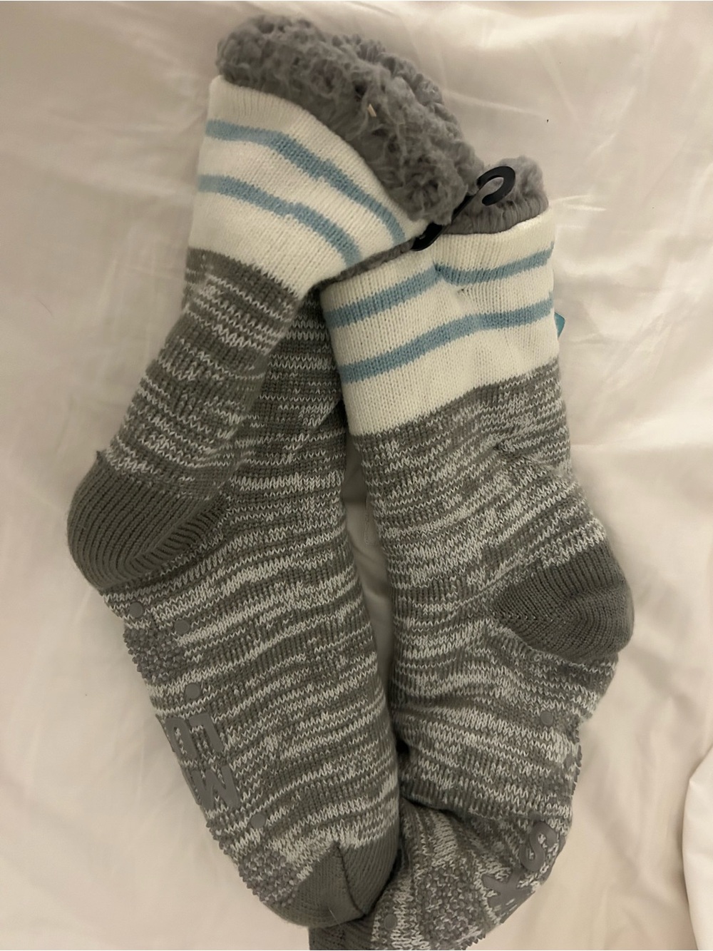 Muk Luks Gray/Striped Socks (L/XL)